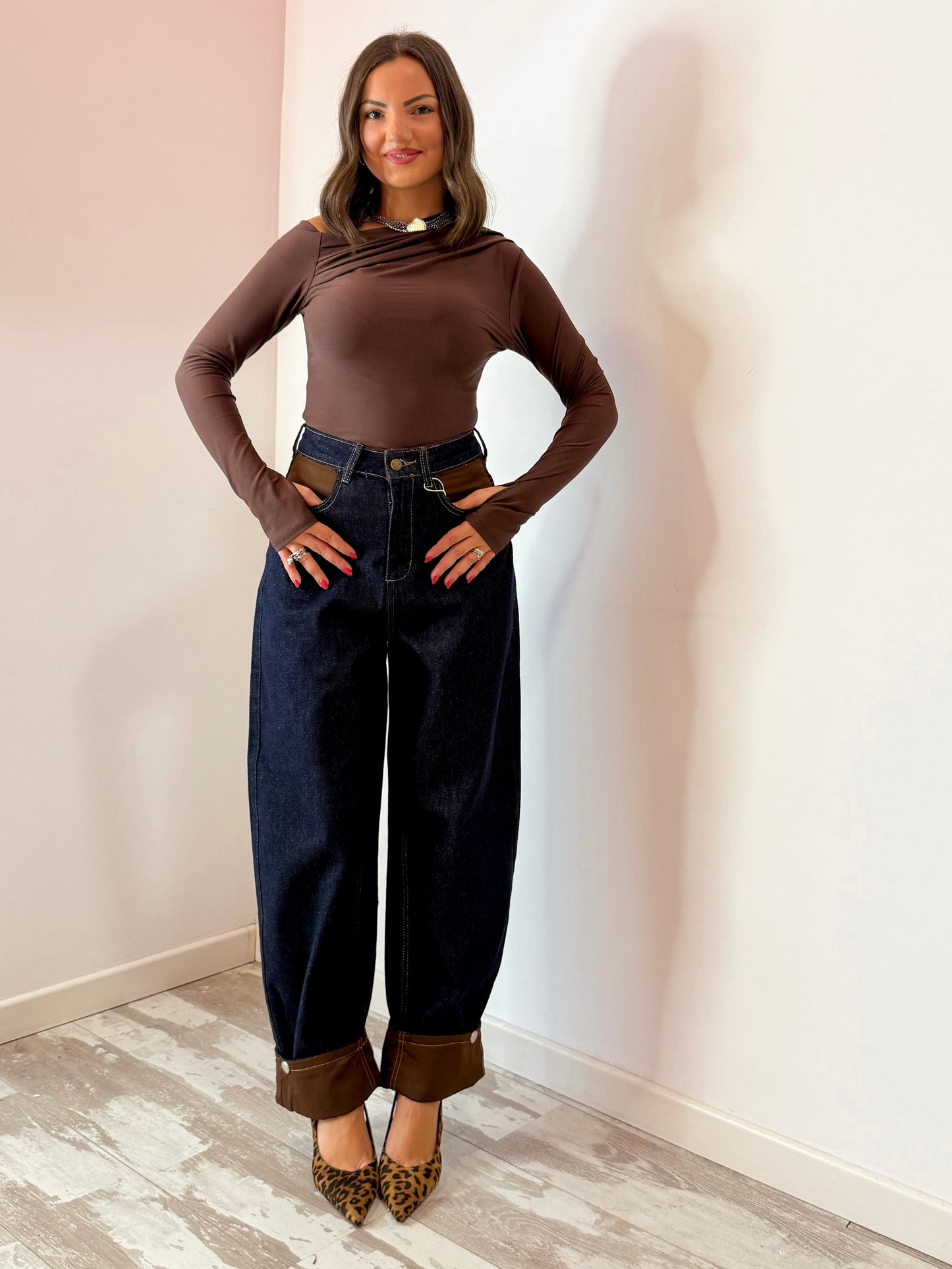 JEANS RISVOLTINO MARRONE