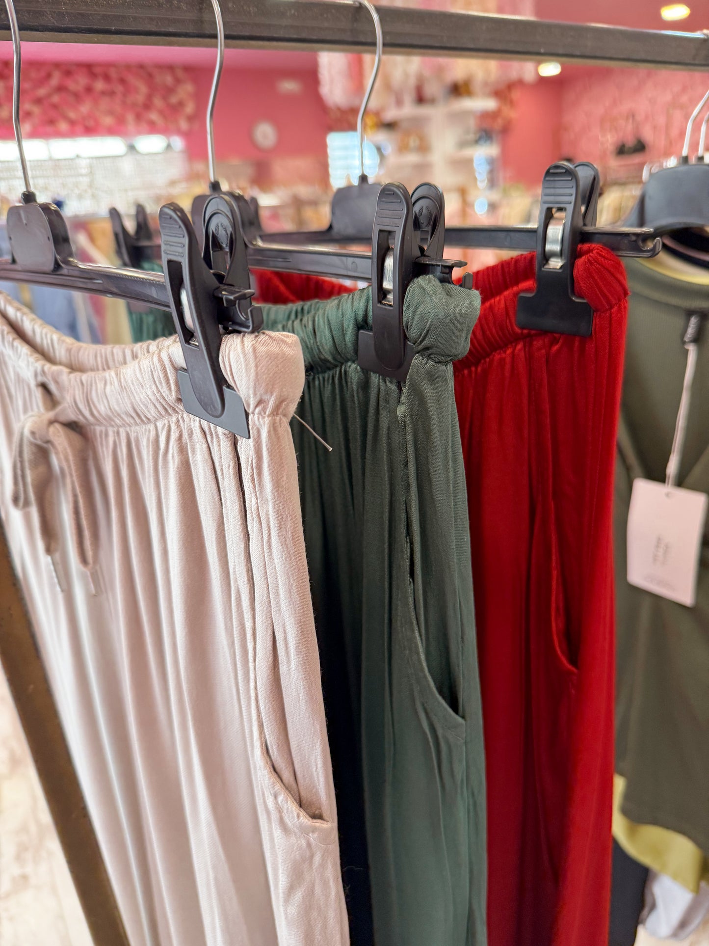 PANTALONE SATIN CON MOLLA 4 COLORI