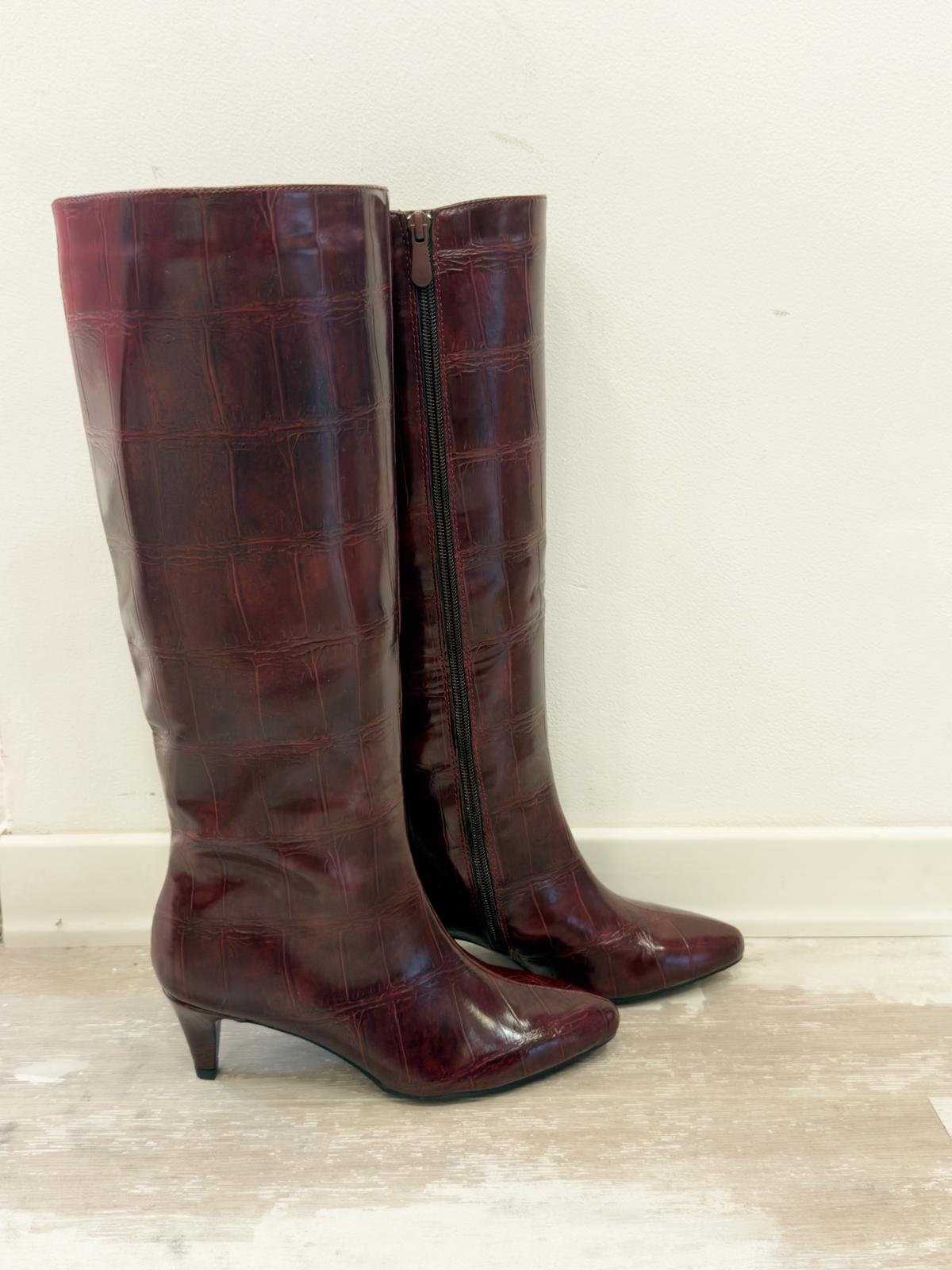 Stivale lucido bordeaux