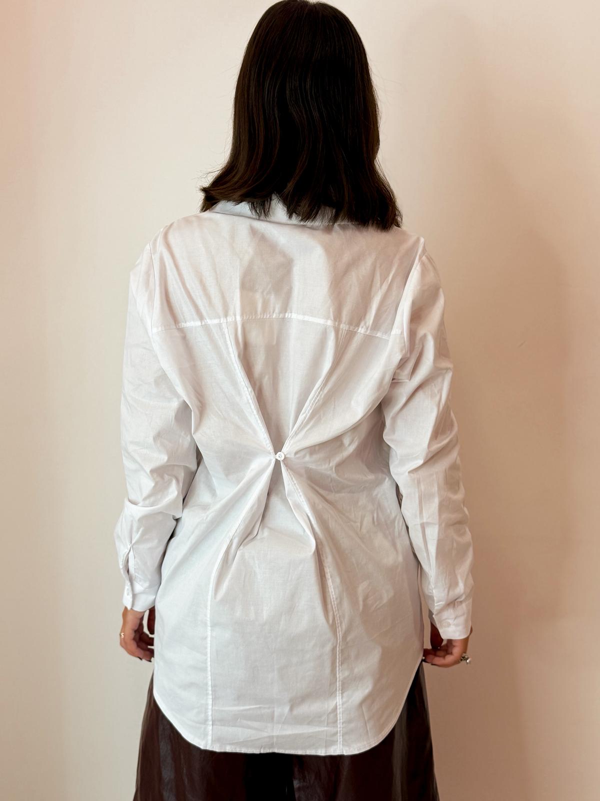 Camicia con bottoncino