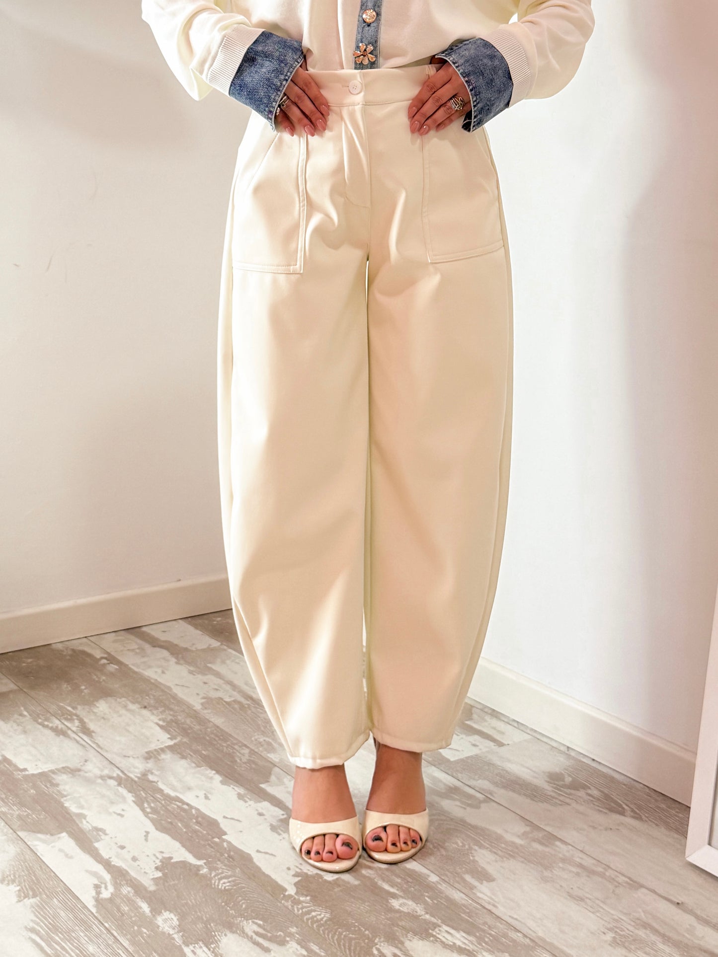 PANTALONE SIMILPELLE BIANCO