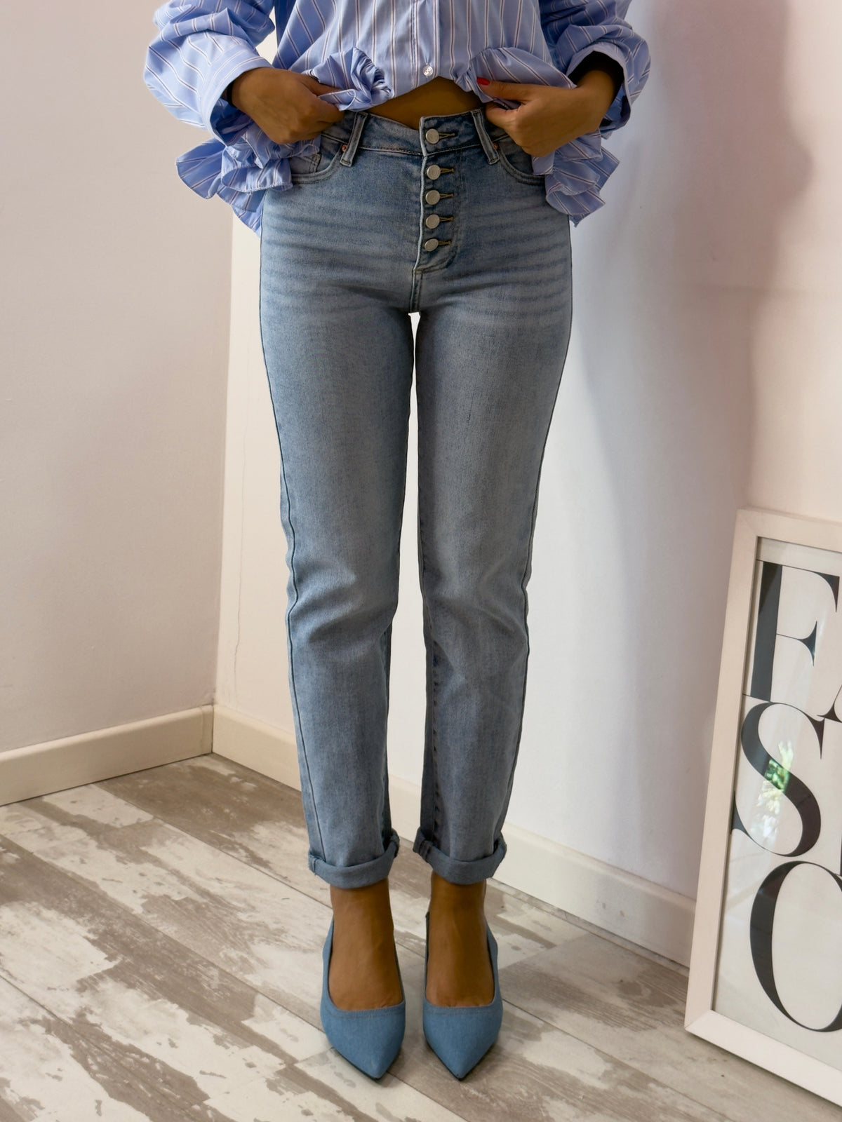 JEANS DRITTO E BOTTONI