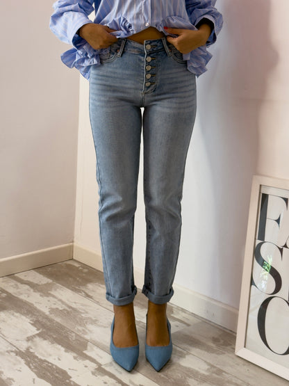 JEANS DRITTO E BOTTONI