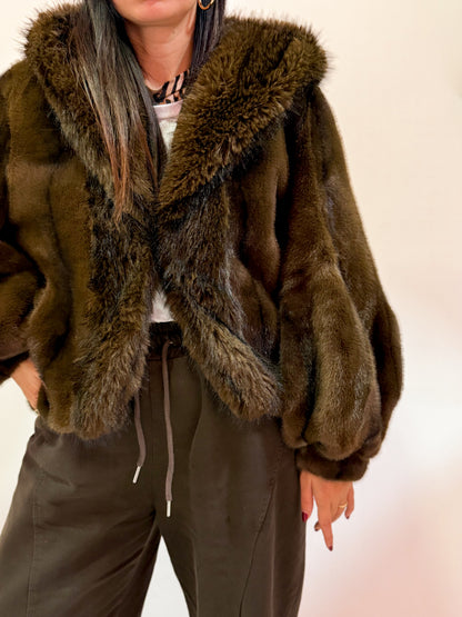 VISONE CON CAPPUCCIO