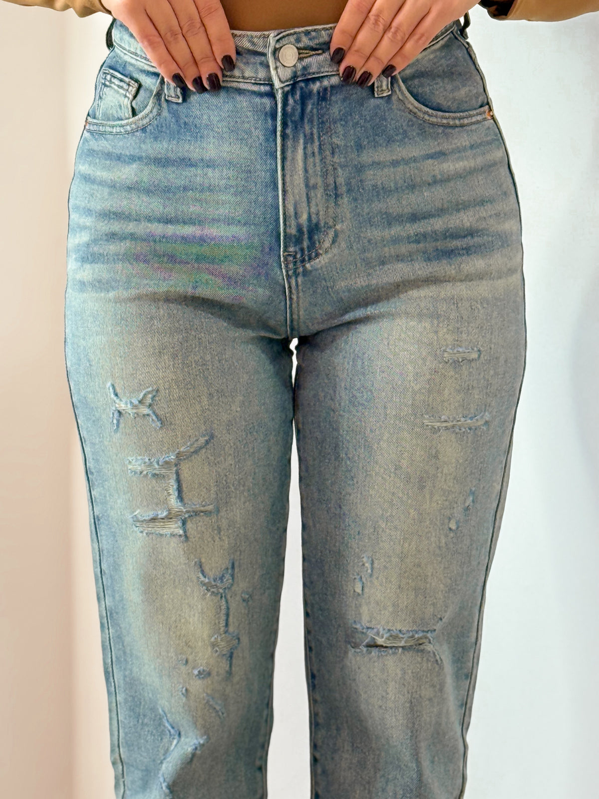 JEANS MOMFIT STRAPPO 567