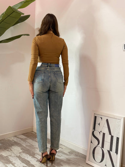 JEANS MOMFIT STRAPPO 567