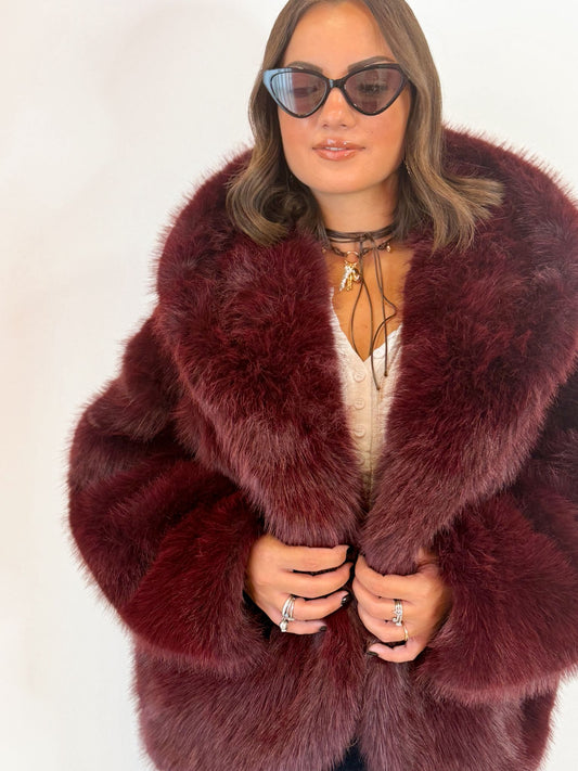 Ecofur con cappuccio bordeaux