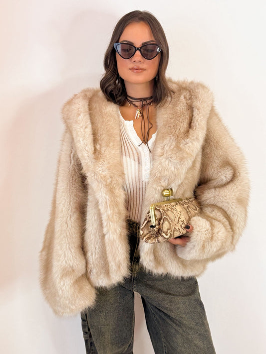 Ecofur con cappuccio beige