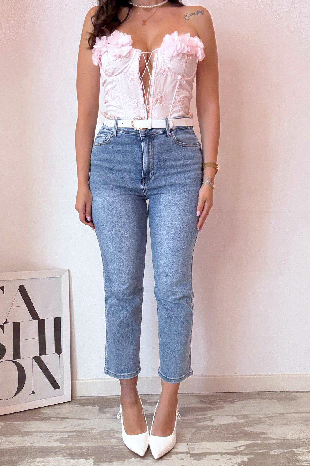 Jeans capri con cintura