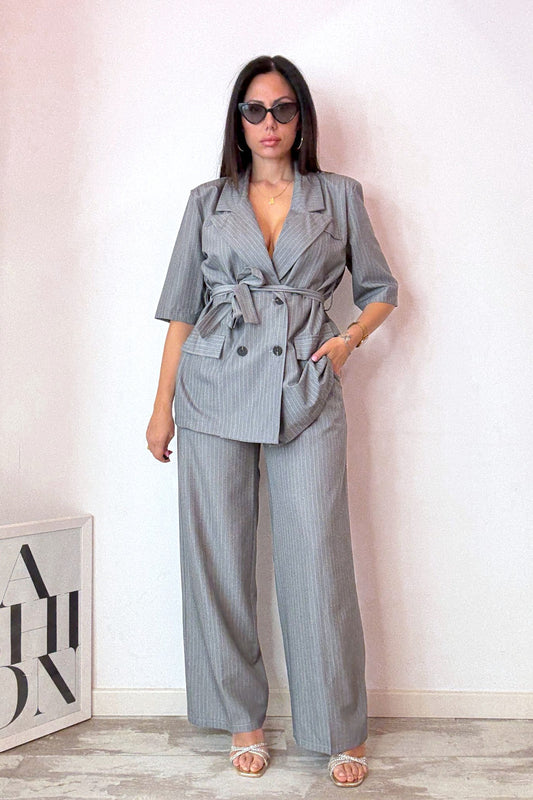 Tailleur gessato grigio