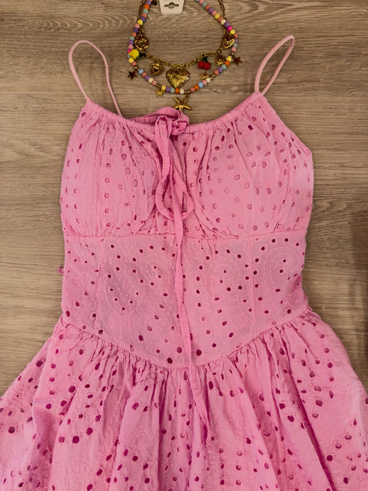 Abito sangallo rosa